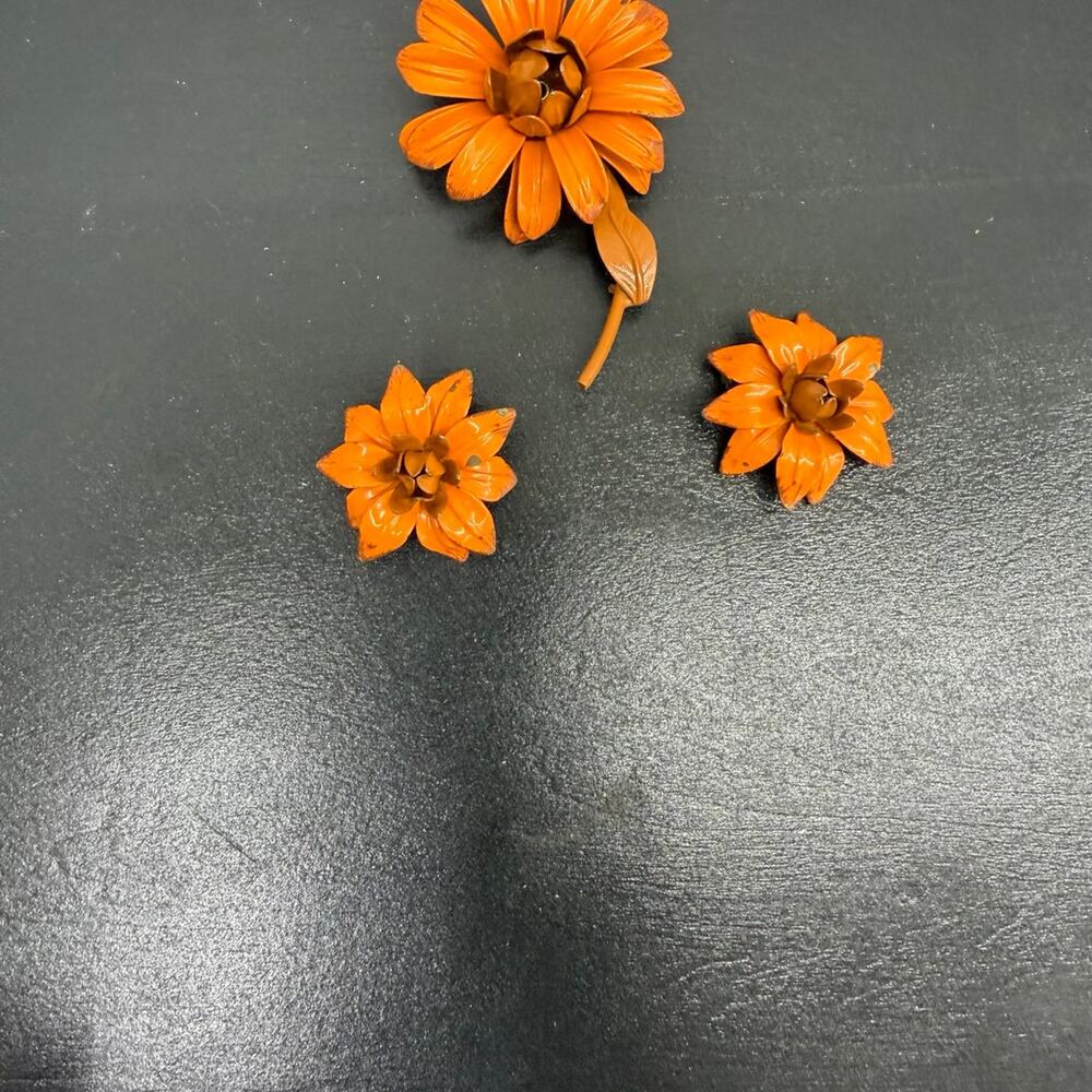 Vintage Brooch Flower Matching Clip On Earrings Orange Two Tone Enamel